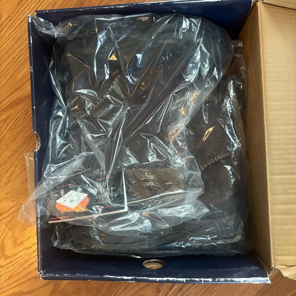 New In Box Lands' End Women's Brown Suede Faux Fur Winter Boots Sz 7.5 Primaloft - Picture 11 of 13